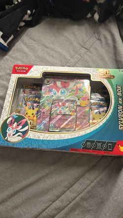 POKÉMON SYLVEON EX BOX