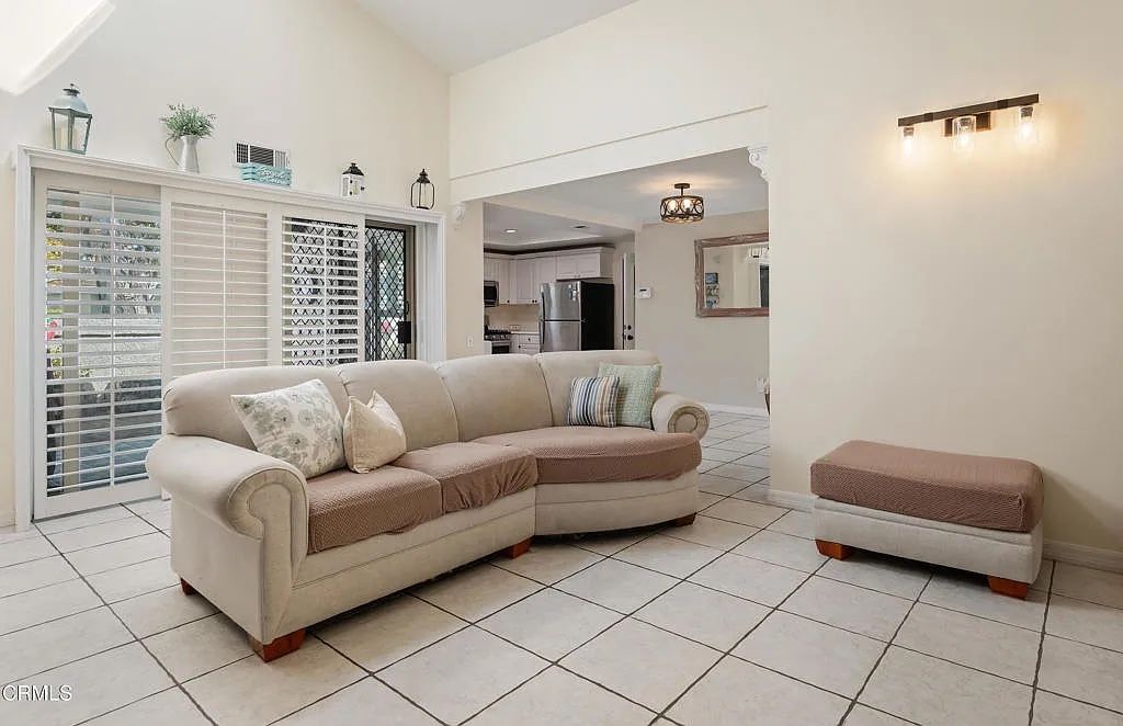 3 Cushion Couch With Ottoman