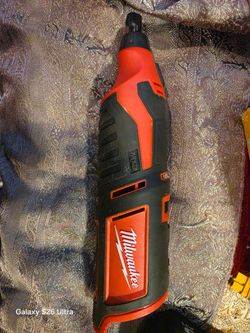 Milwaukee M12 Cordless Rotary Tool