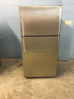 22 Cubic Foot Stainless Refrigerator