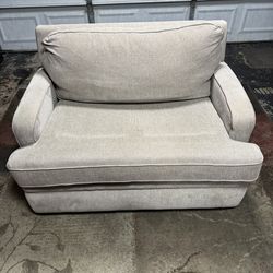 LoveSeat w/Sleeper