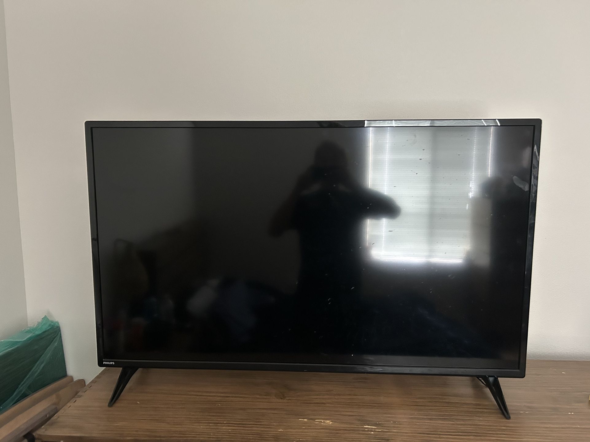 Philips T.V. 44” Wide