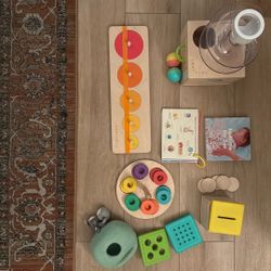 Lovevery The Babbler Playkit 13, 14, 15 Months