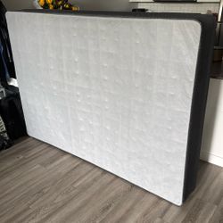 Free Full Size Mattress Platform 