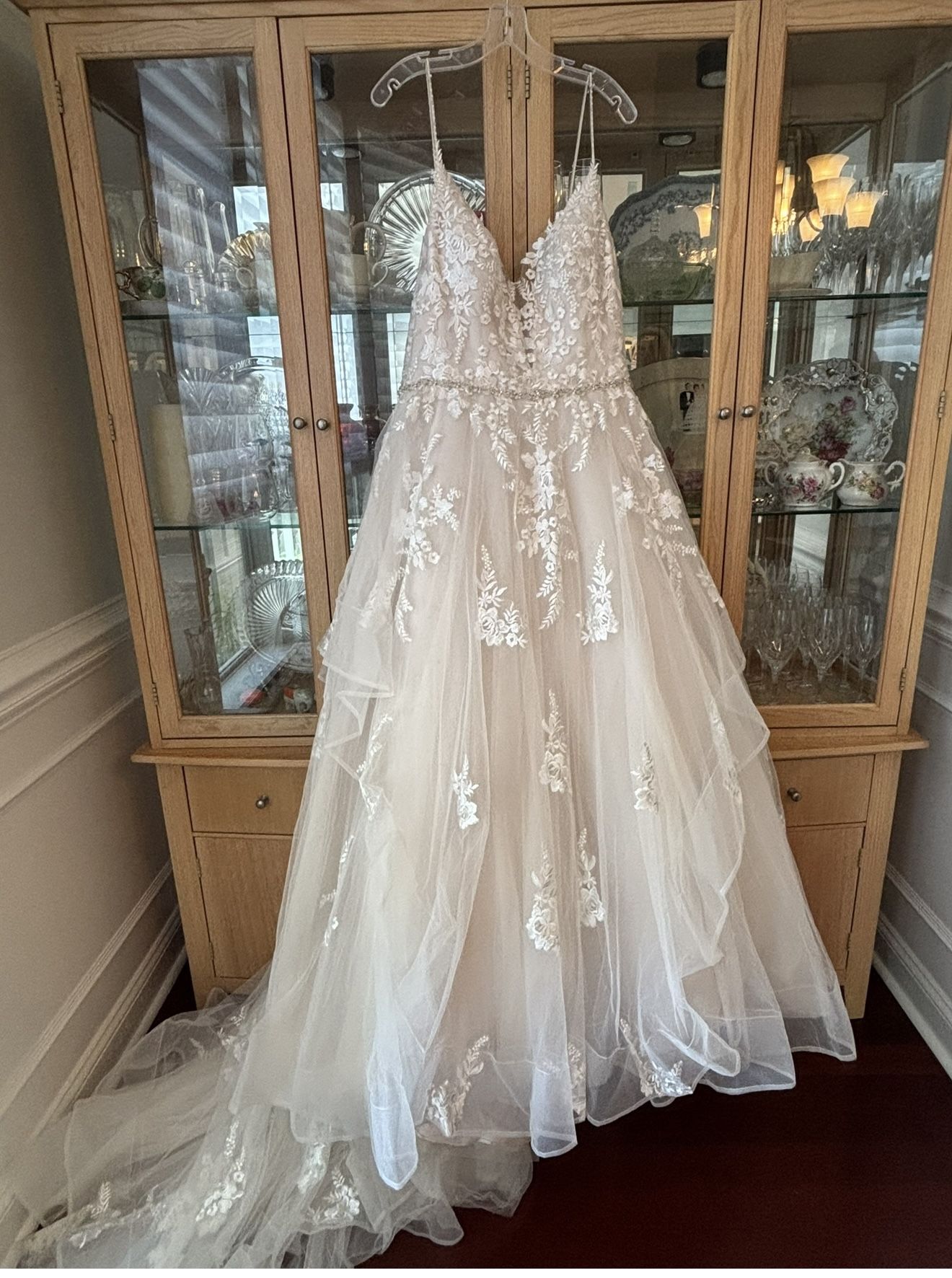 Wedding Dress NEVER USED