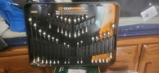 32 pc Gear Wrench Set