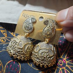 Earring / Indian Jhumka