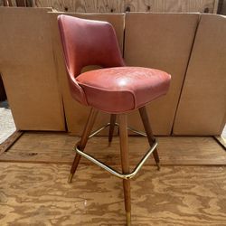 Richardson swivel bar lounger chair