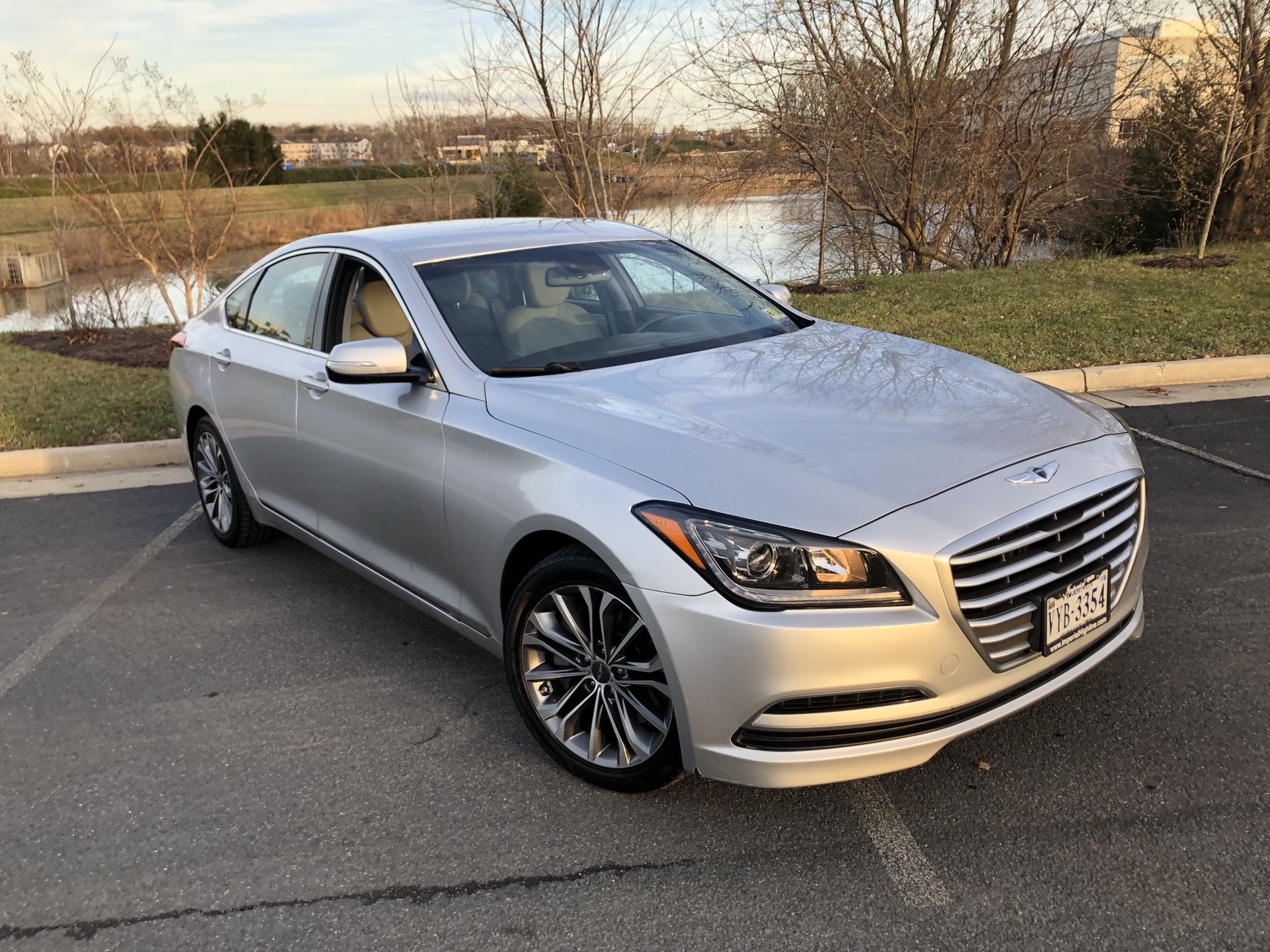 2015 Hyundai Genesis 3.8 v6 clean title low miles! Fully loaded tech