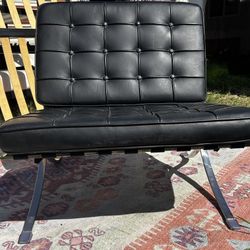 Pavilion Exposition Chair