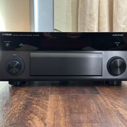 Yamaha RX-A1030 surround sound receiver 