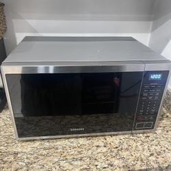 Samsung Microwave (faulty) But Works
