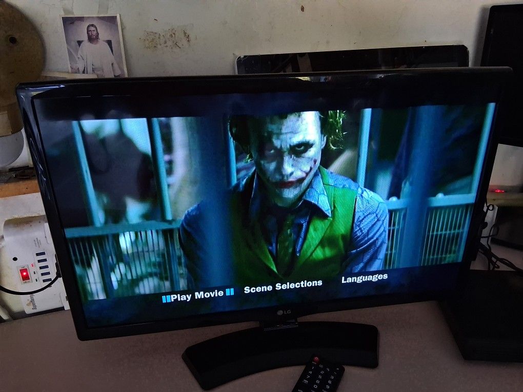 24 In Monitor Or Digital TV With Remote New $39 Very Firm