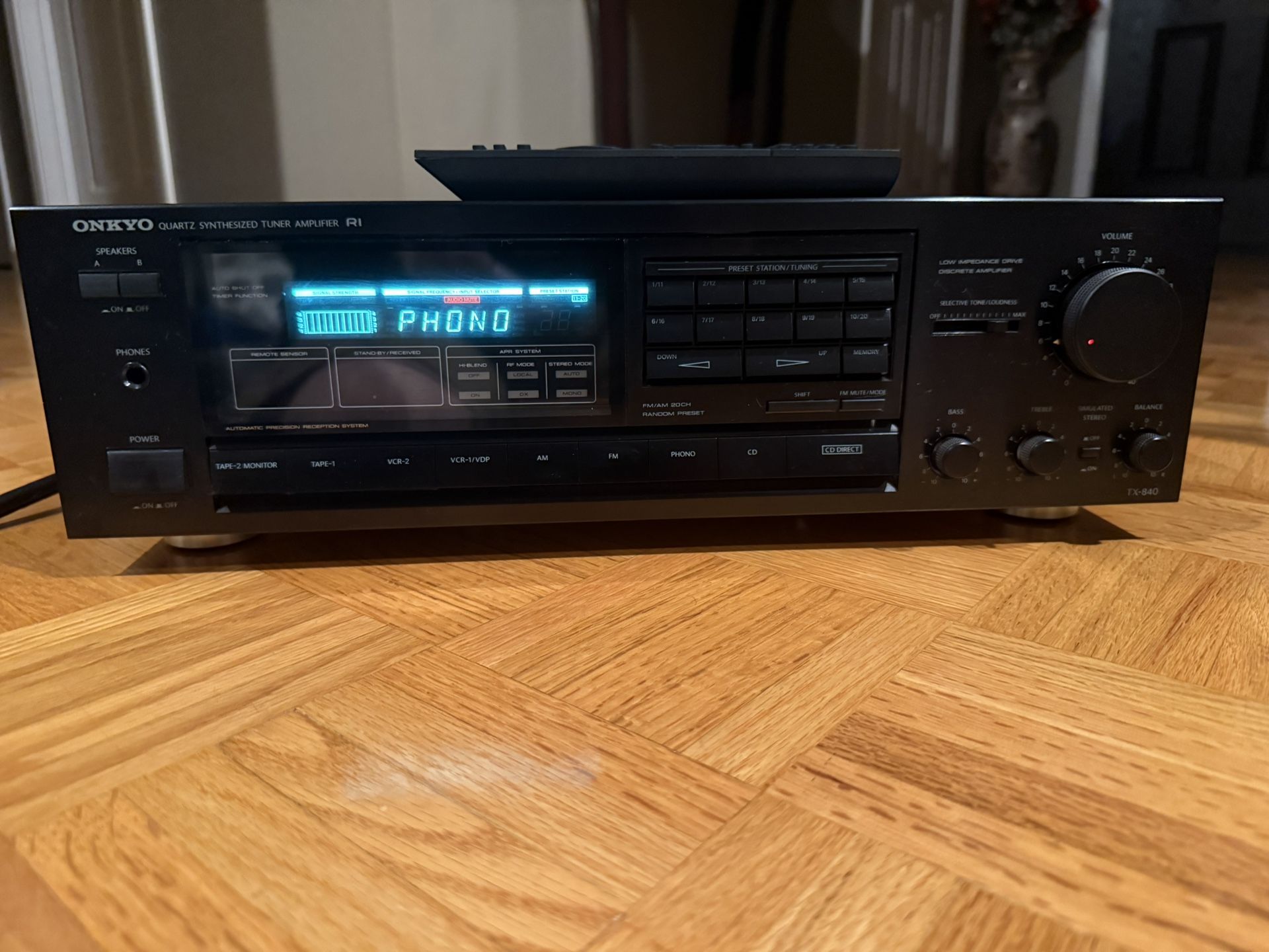   Onkyo TX-840 Quartz Locked Stereo Receiver W/Remote (Excellent Condition) 