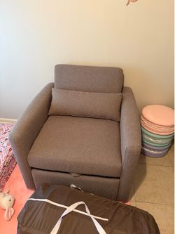 Mini pullout couch great shape!