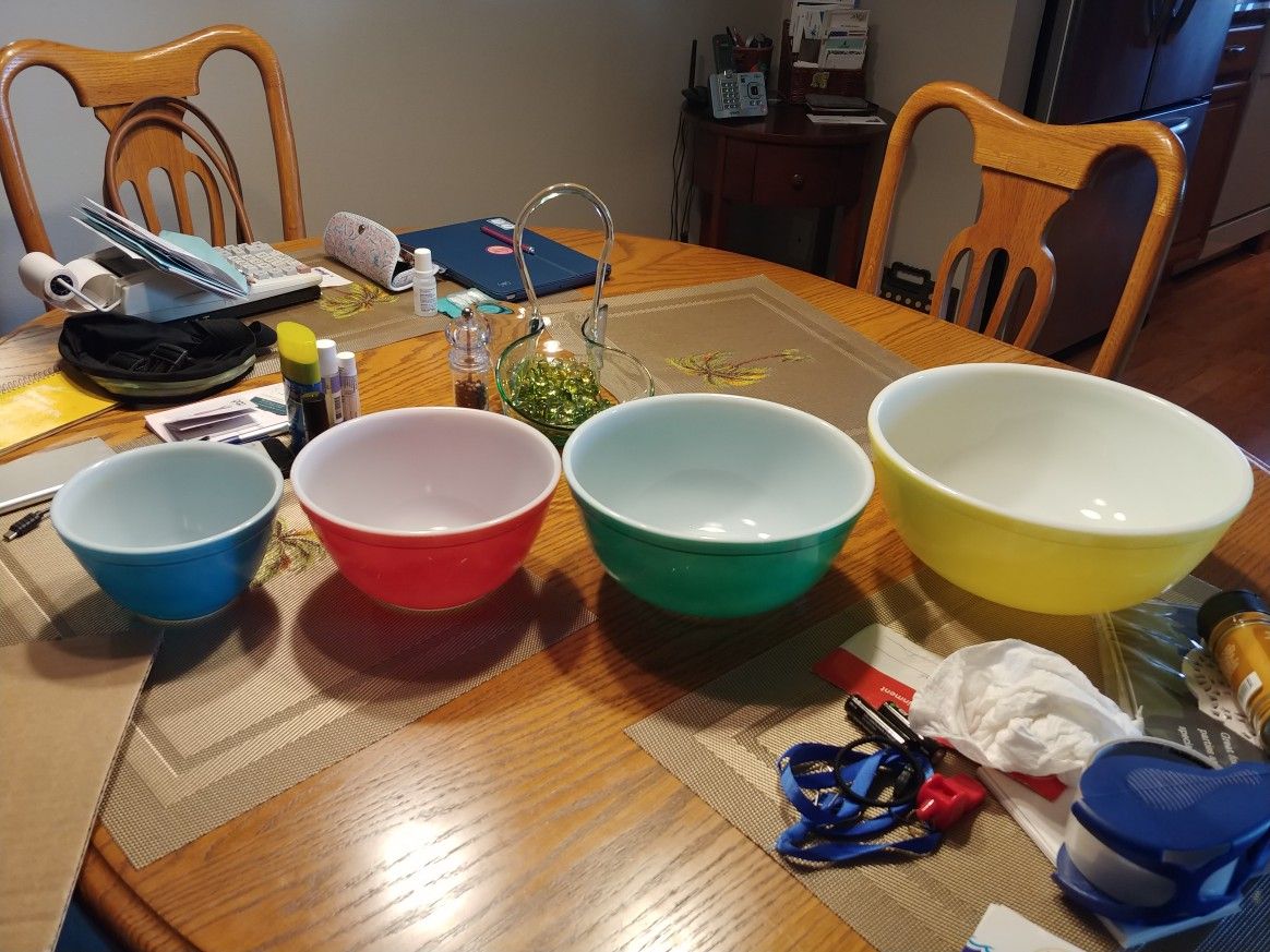 1940's Primary Colors Pyrex mixing bowls, color series, nesting bowls, mixing bowls, pyrex collectible