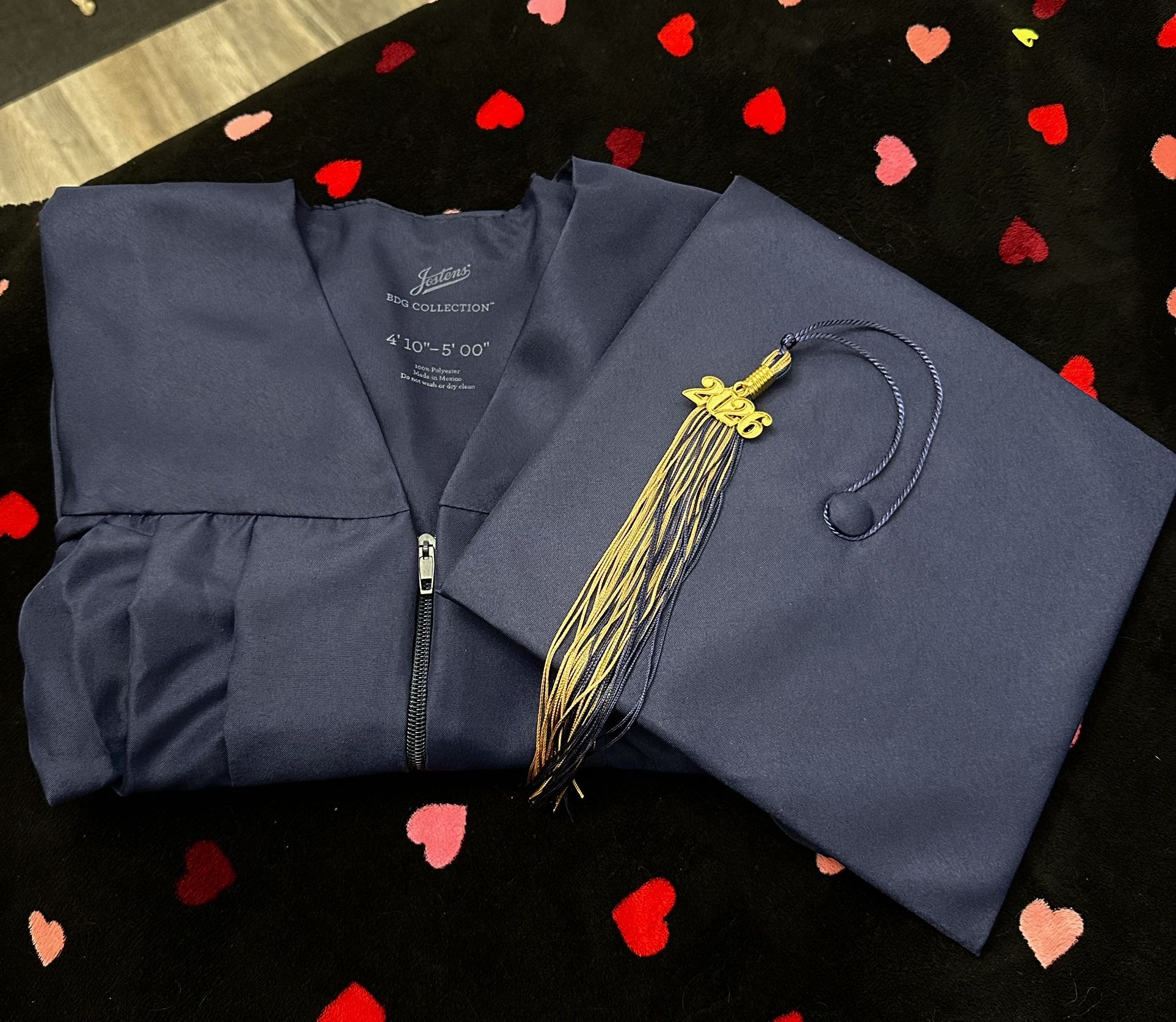 BRAND NEW Navy Blue Cap & Gown With 2026 Tassel For Graduation
