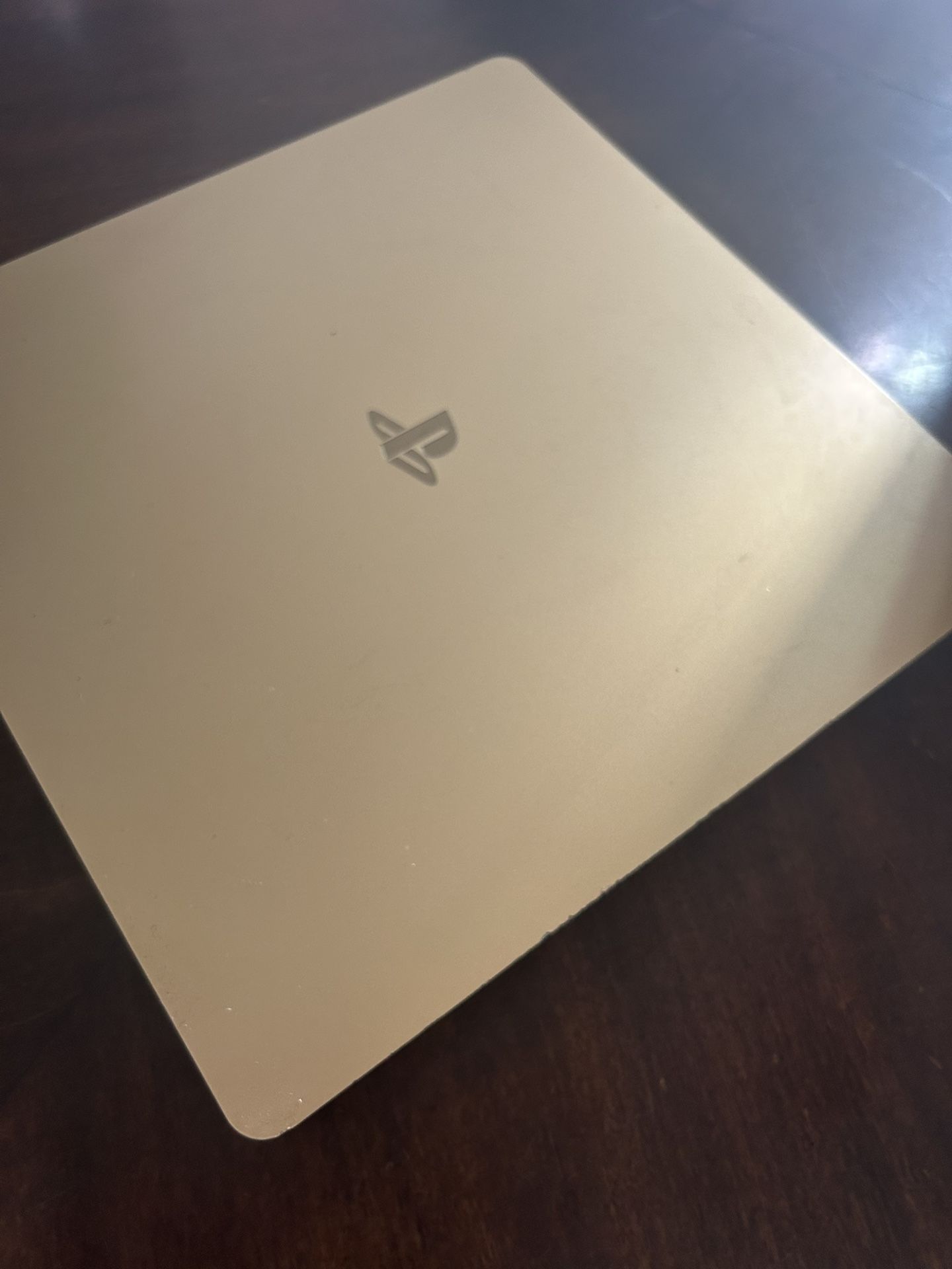 PS4 Slim Gold
