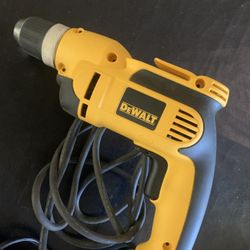 DWD110K 3/8 in. (10mm) VSR™ Pistol Grip Drill With Keyless Chuck Kit