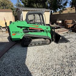 Bobcat T550 Compact Track Loader
