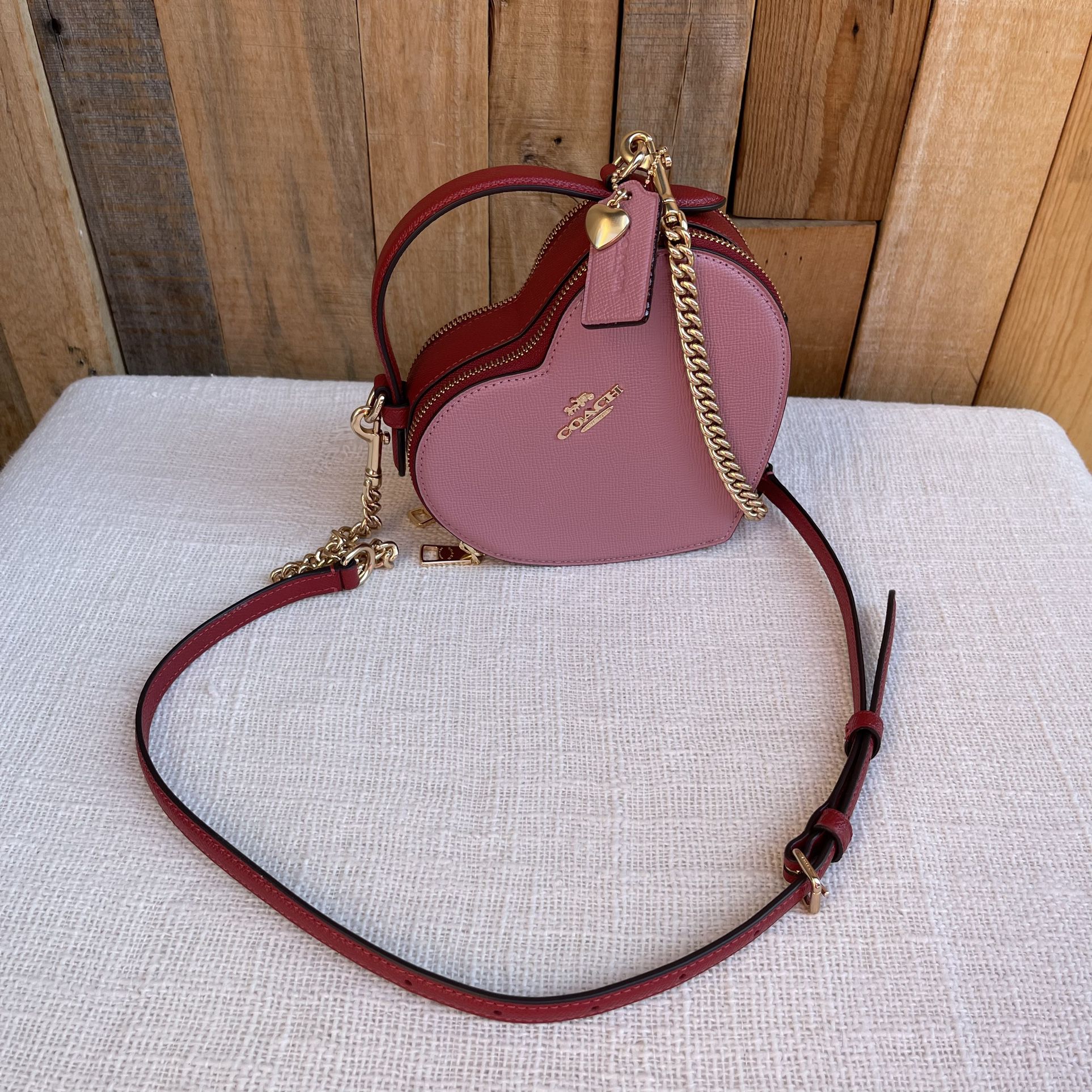 Louis Vuitton Eva Crossbody Purse Authentic! for Sale in Freedom, CA -  OfferUp