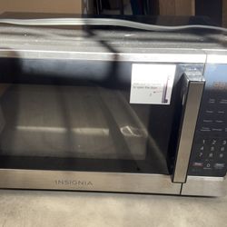 Microwave like new 9cu ft