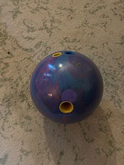 Columbia 300 14 pound Swirl Bowling Ball with Finger Inserts