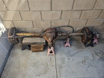 14 Bolt Chevy K20 Truck 2500hd Rearend Axle C10