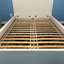 EXCELLENT CONDITION- IKEA Bed Frame Full, White