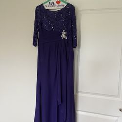 Bridesmaid’s Dress (2 Available ) Both Size 6