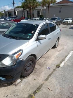 2017 Nissan versa
