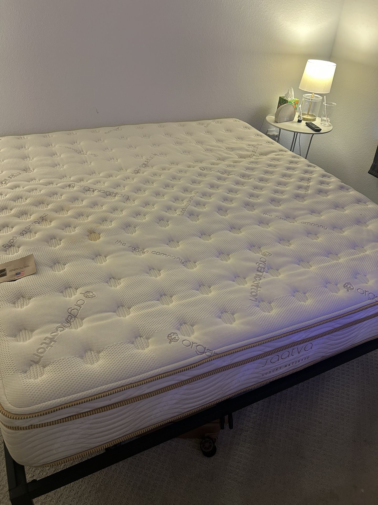 🛏️ Saatva Luxury King Mattress + Bed Frame – Excellent Condition