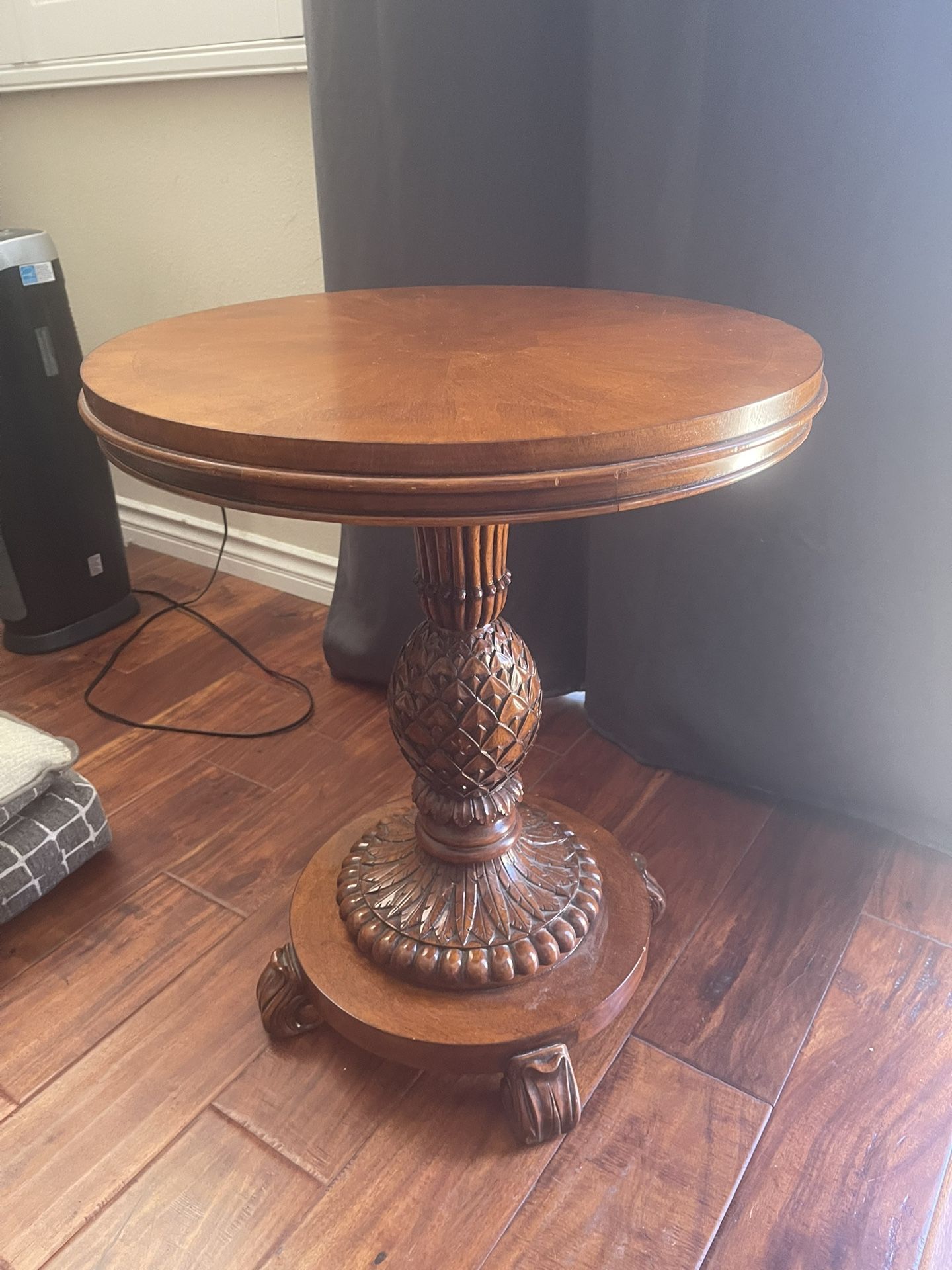 Ethan Allen Pineapple Table 