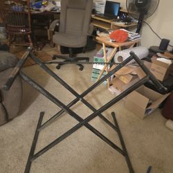 Free Keyboard Stand