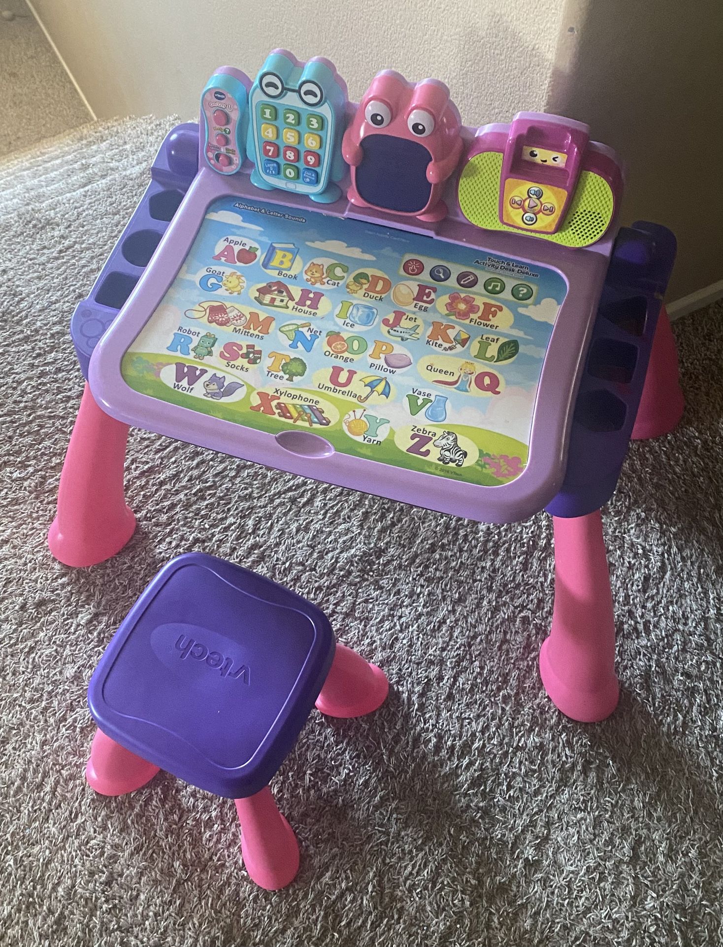 Touch & Learn Activity Desk