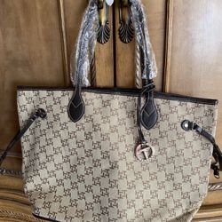 NWOT Tropea Shoulder Bag