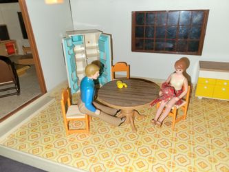 70's style doll house, Doll house from a yard sale. The pla…