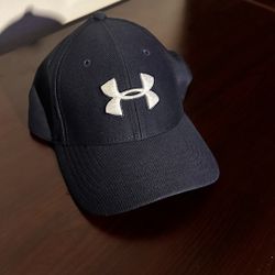 Don’t Miss Out! UA Navy Classic Fit Baseball Cap – Size L/XL