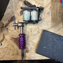 Tattoo Guns And Foot Pedal And Power Supply