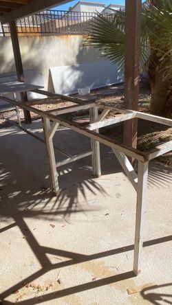 Works bench Metal tables.