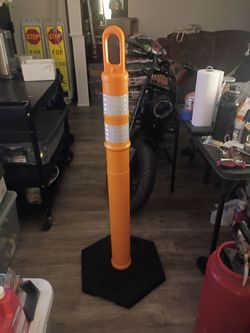 Traffick cones with base