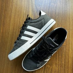 Adidas Shoes 9.5M Gray and White