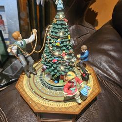 Enesco - Animated & Musical Gilmore Family Christmas- #577464