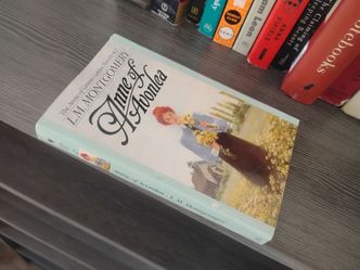 📚 Anne of Avonlea (Anne of Green Gables #2) – by L.M.  Montgomery 👒