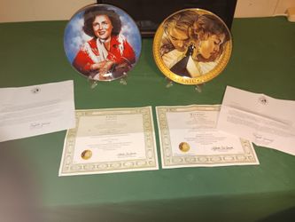 Collectable Plates (Patsy Cline/Titanic