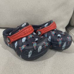 Lined Crocs Toddler 6c $5