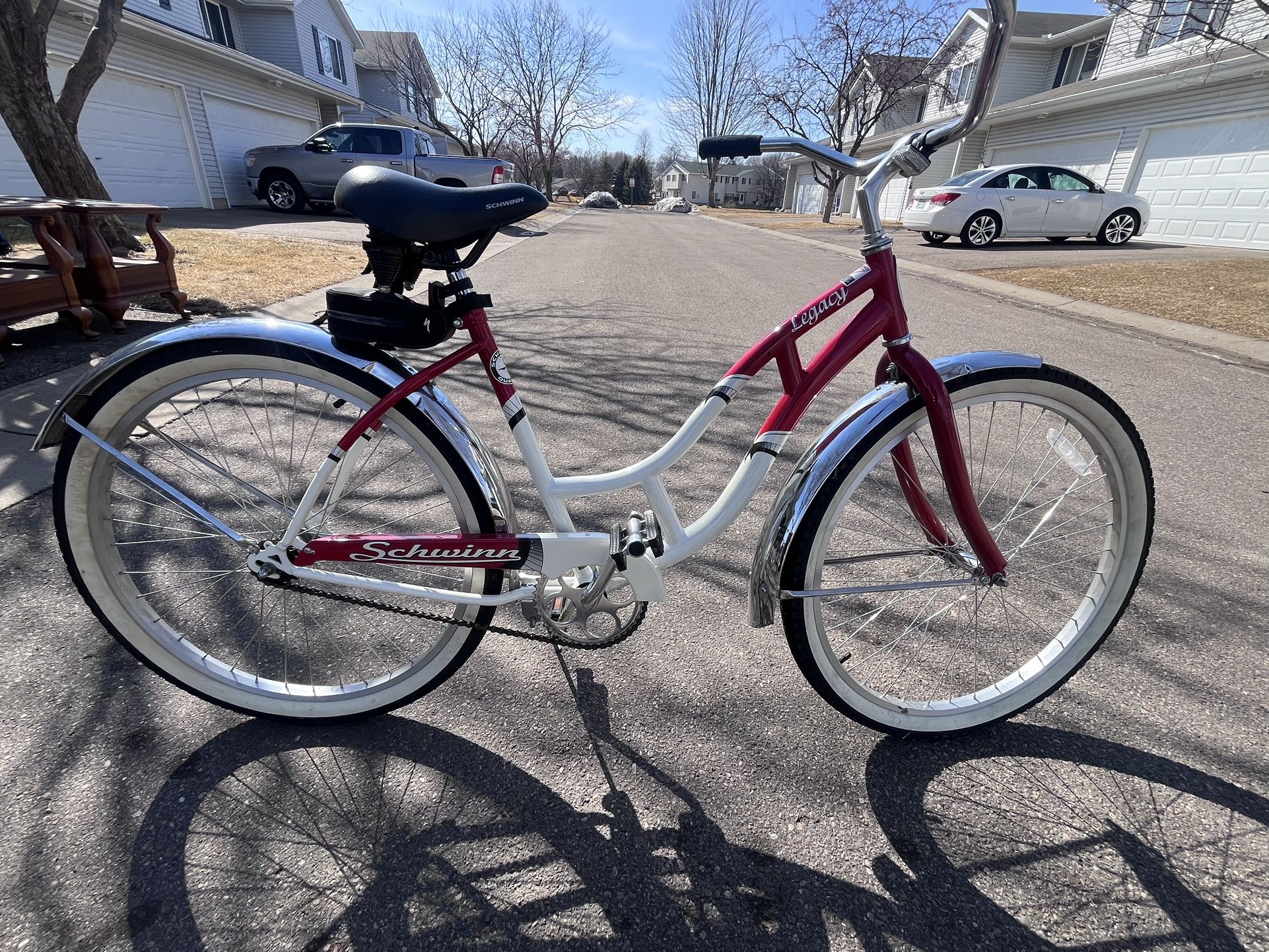 Schwinn Legacy Women's 26" Cruiser Bike