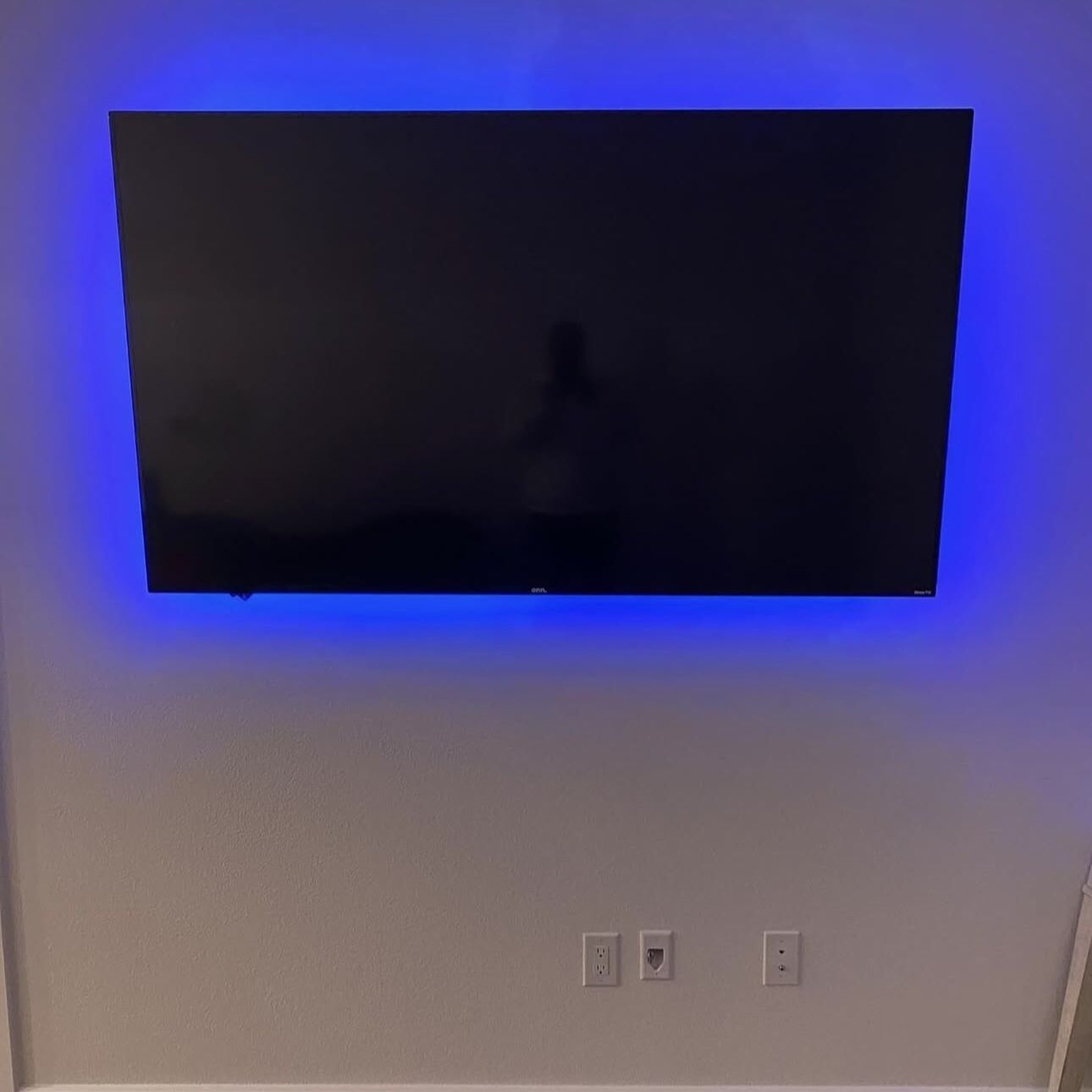 TV MOUNT