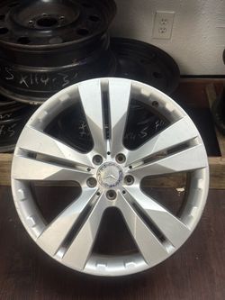 Mercedes rim wheel 20 inch factory 5 lugs bolt pattern 112 mm Only one rim