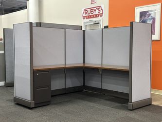 Herman Miller AO2 Cubicle (6'D x 6'W x 63"H)